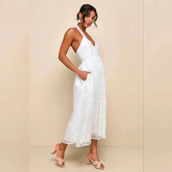 Lulu's Delicate Sweetness White Floral Burnout Midi Dress With Pockets M NWOT - Picture 3 of 12